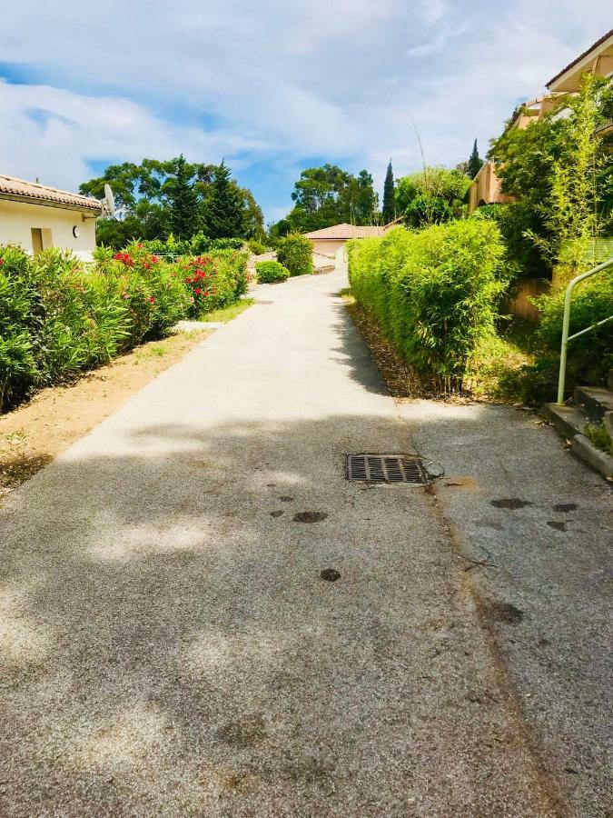 ル・ラヴァンドゥーMazet « Domaine De La Pinede »アパートメント エクステリア 写真